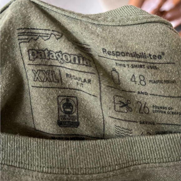 Patagonia long sleeve T-shirt size 2XL - Picture 3 of 3